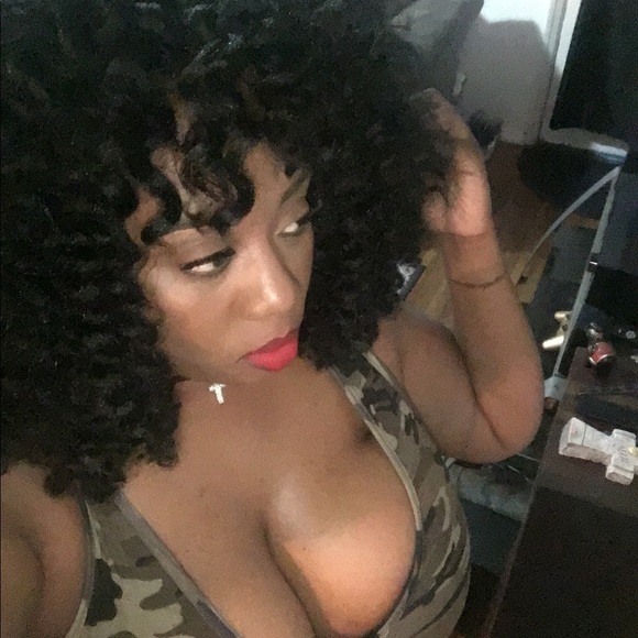 Meet your Posher, Kaelani - Picture 2 of 2